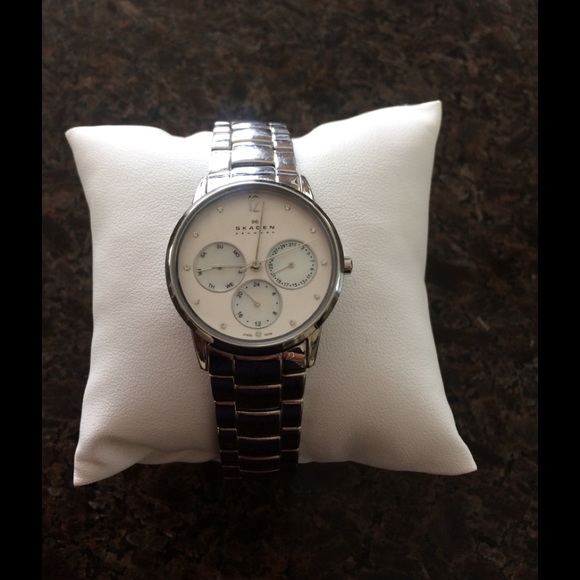 Skagen Jewelry - silver tone ladies Skagen watch